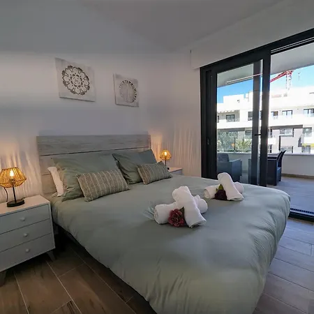 Poolside 2br Villamartin Apartament *