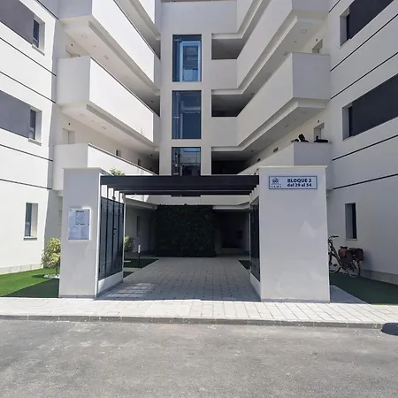 Poolside 2br Villamartin Apartament *